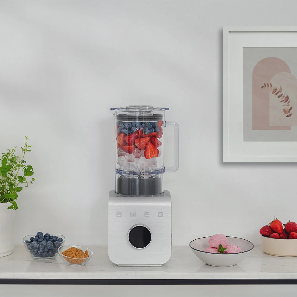 Smeg Beyaz Yüksek Performanslı Blender BLC01WHMEU Hemen Al