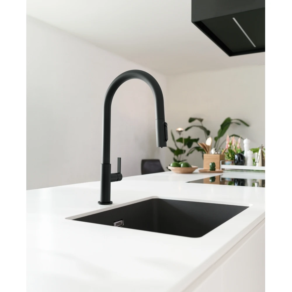 Franke Maris Slim Clear Water Mat Siyah Su Arıtma Filtreli Spiralli Eviye Armatürü 3