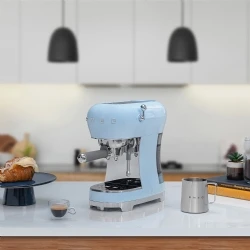 Smeg Pastel Mavi Espresso Kahve Makinesi ECF02PBEU Hemen Al